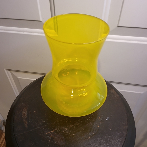 Mid-Century Yellow Glass Vase in the style of Bo Bergstrom, Aseda Glasbruk 1960s - Picture 3 of 8